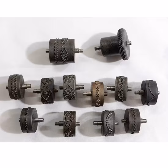 Supporta le ruote dei fiori della macchina da cucire ad ultrasuoni.  Rotoli di modelli di macchine da cucire personalizzati